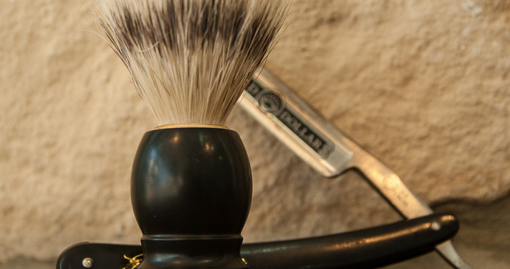 17-98-Men-What-Did-We-Do-Before-the-Invention-of-the-Humble-Razor